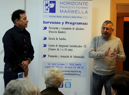 El Coordinador de Voluntariado de Horizonte presenta al ponente, José Bermúdez