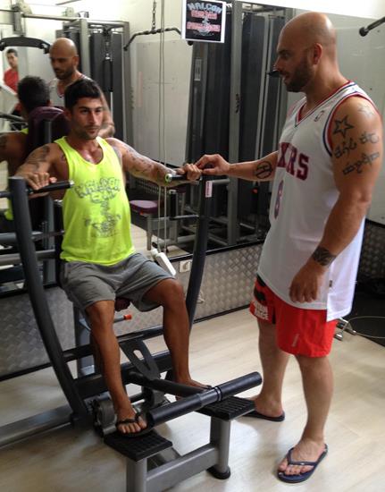 Jesús entrena a Ruben, uno de los atletas que participarán en el Campeonato del día 18